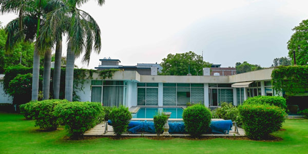 Timeline-Hotel-LuxeVilla